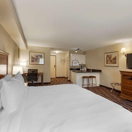 Best Western Plus Orillia Hotel Luaran gambar