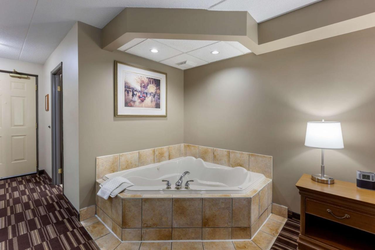 Best Western Plus Orillia Hotel Luaran gambar
