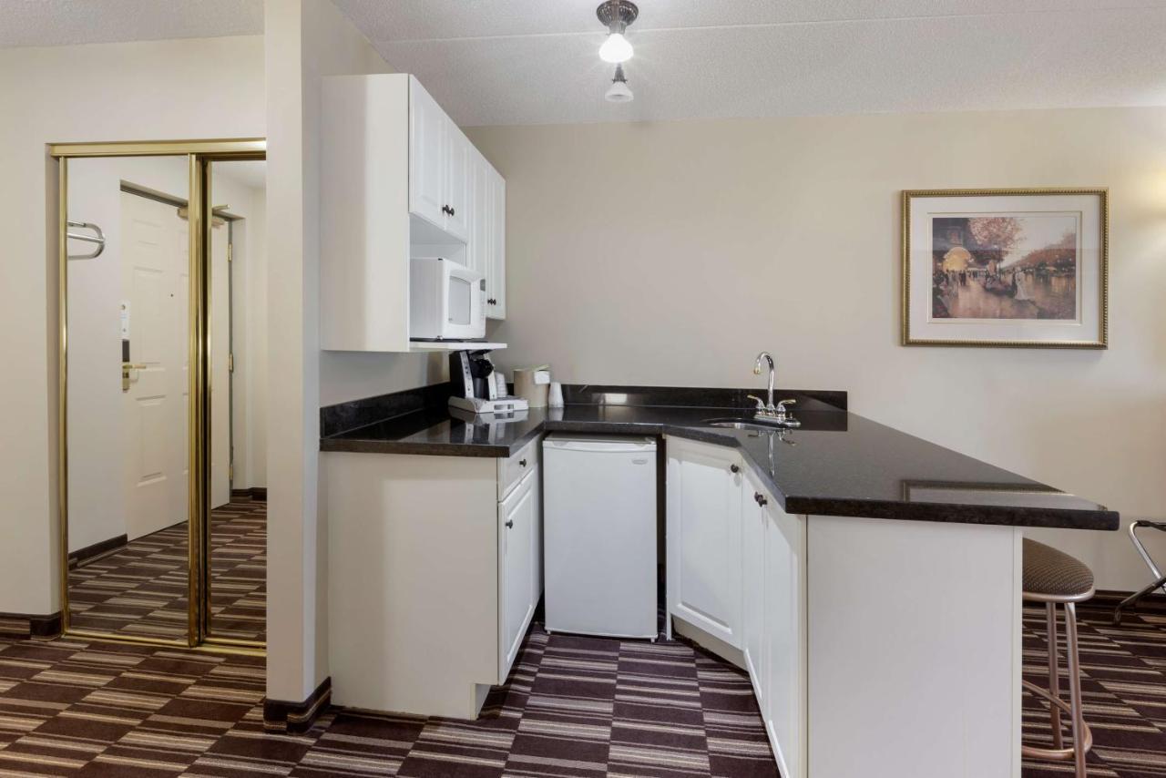 Best Western Plus Orillia Hotel Luaran gambar