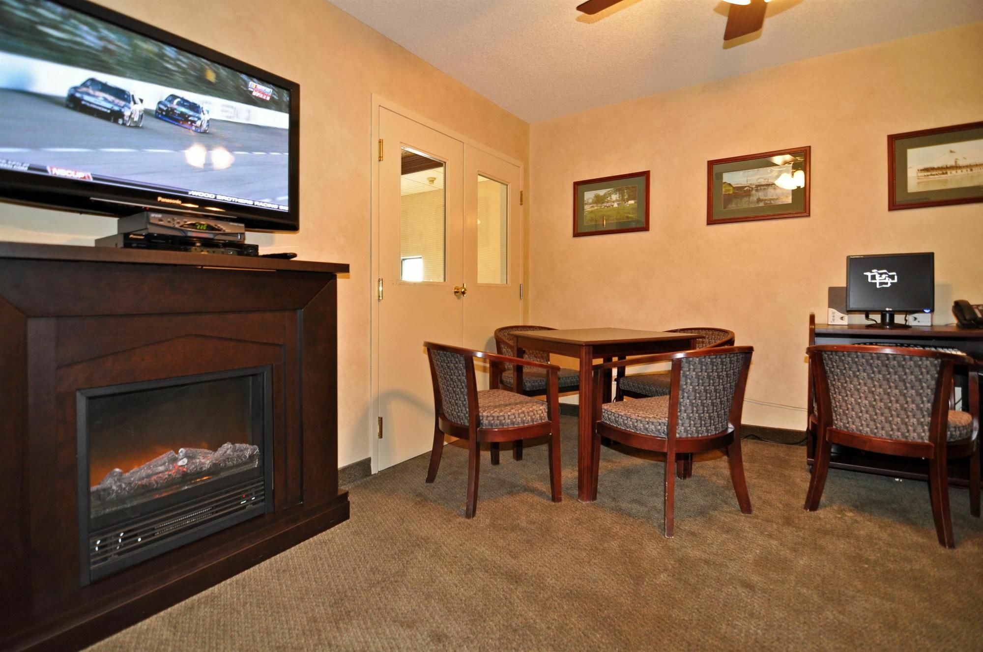 Best Western Plus Orillia Hotel Luaran gambar